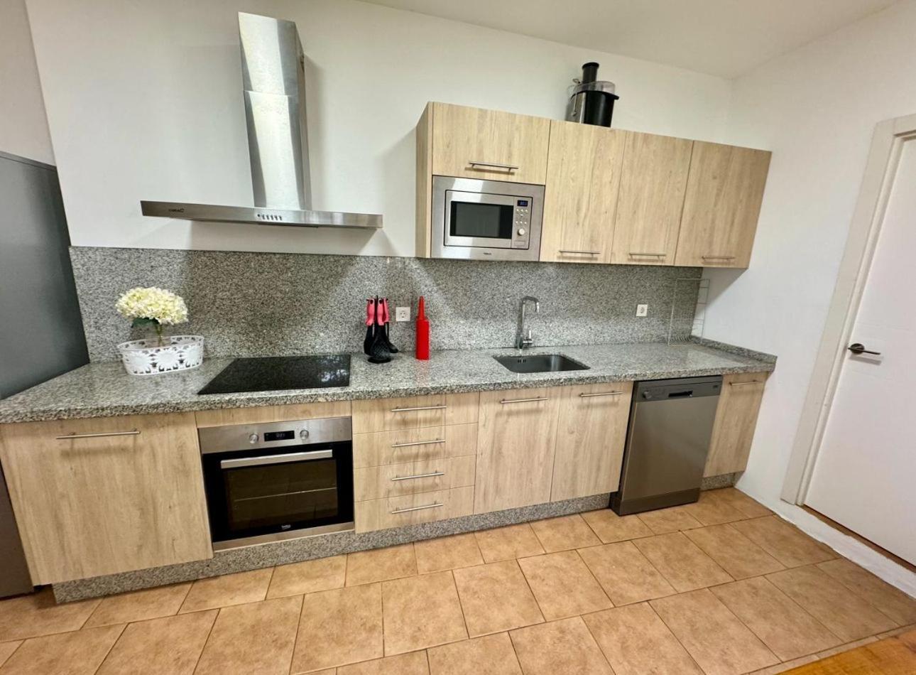 Casa De 5 Cerca De La Playa En Elviria Marbella