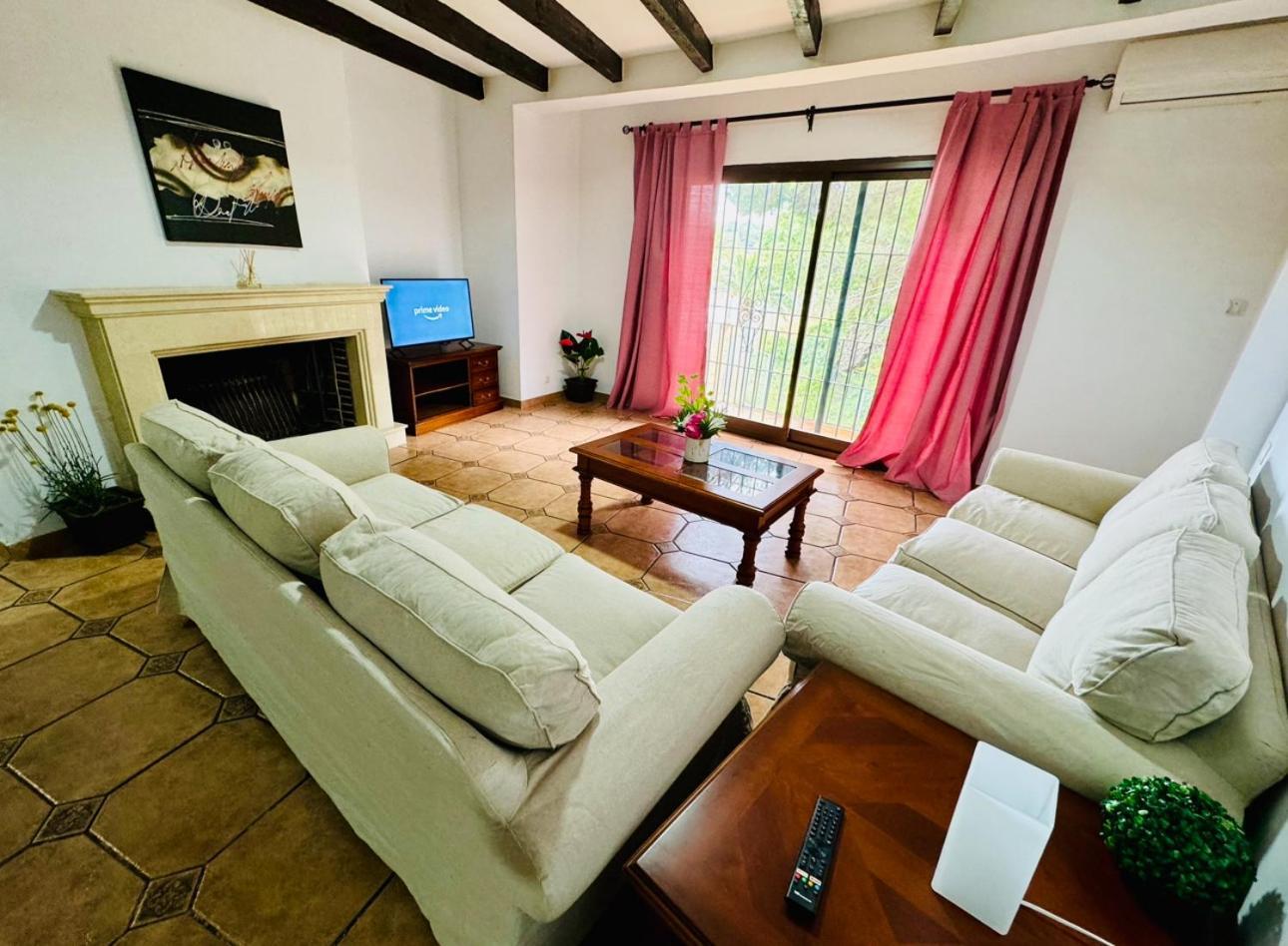 Holiday home Casa De 5 Cerca De La Playa En Elviria Marbella